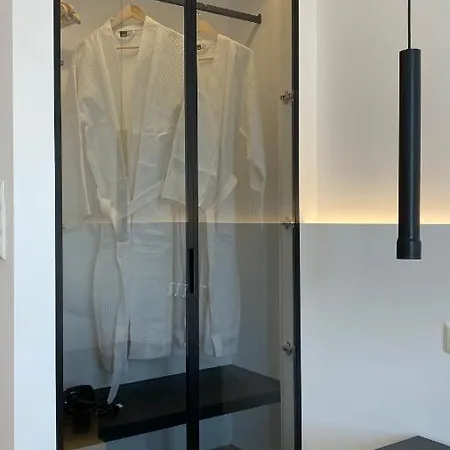 Evenos Apartament *